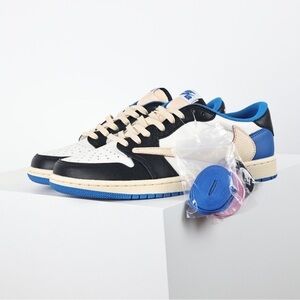 Jordan 1 Retro Low OG SP Fragment x Travis Scott
